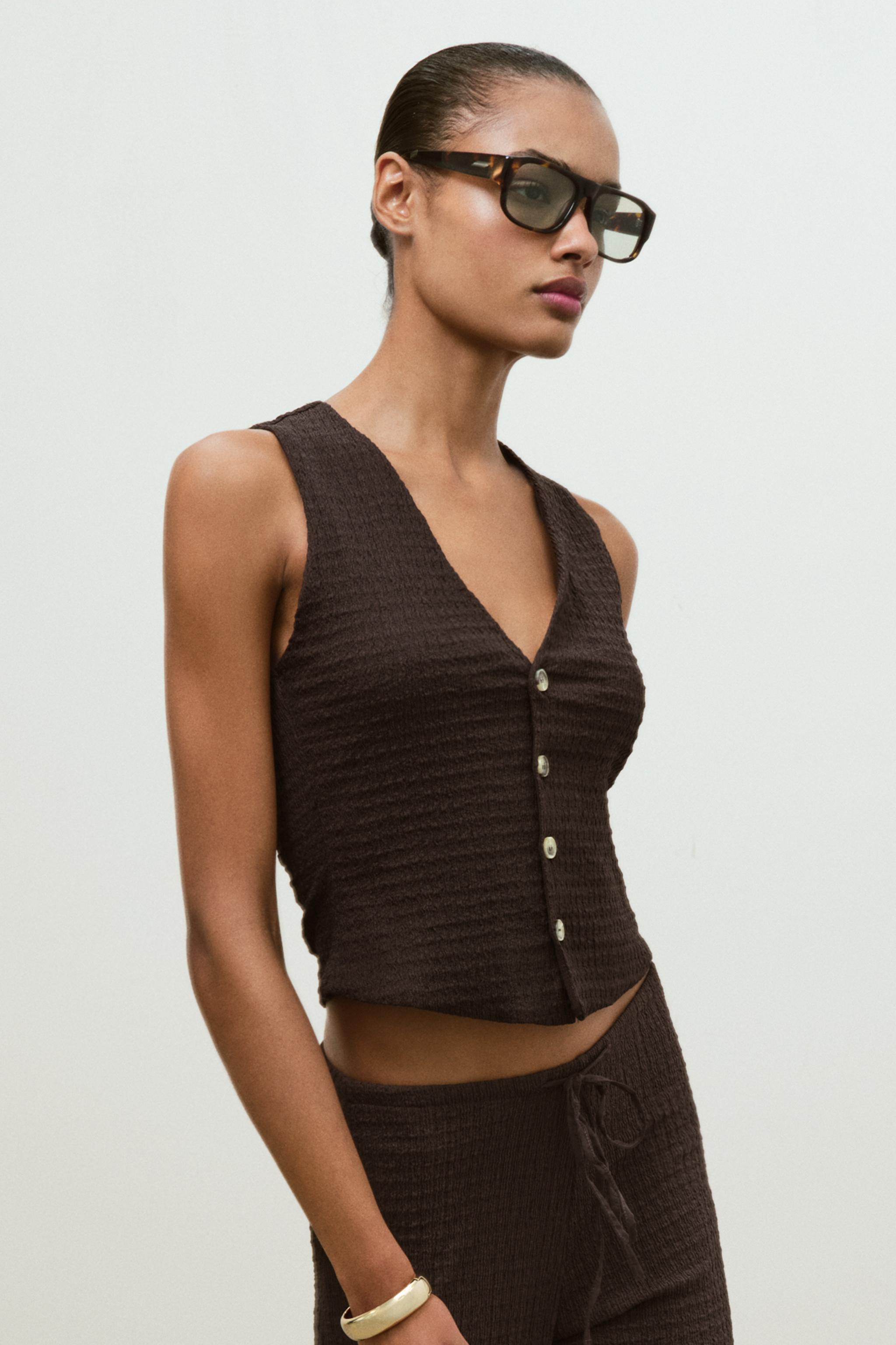 TOP GILET BOUTONS TEXTURÉ